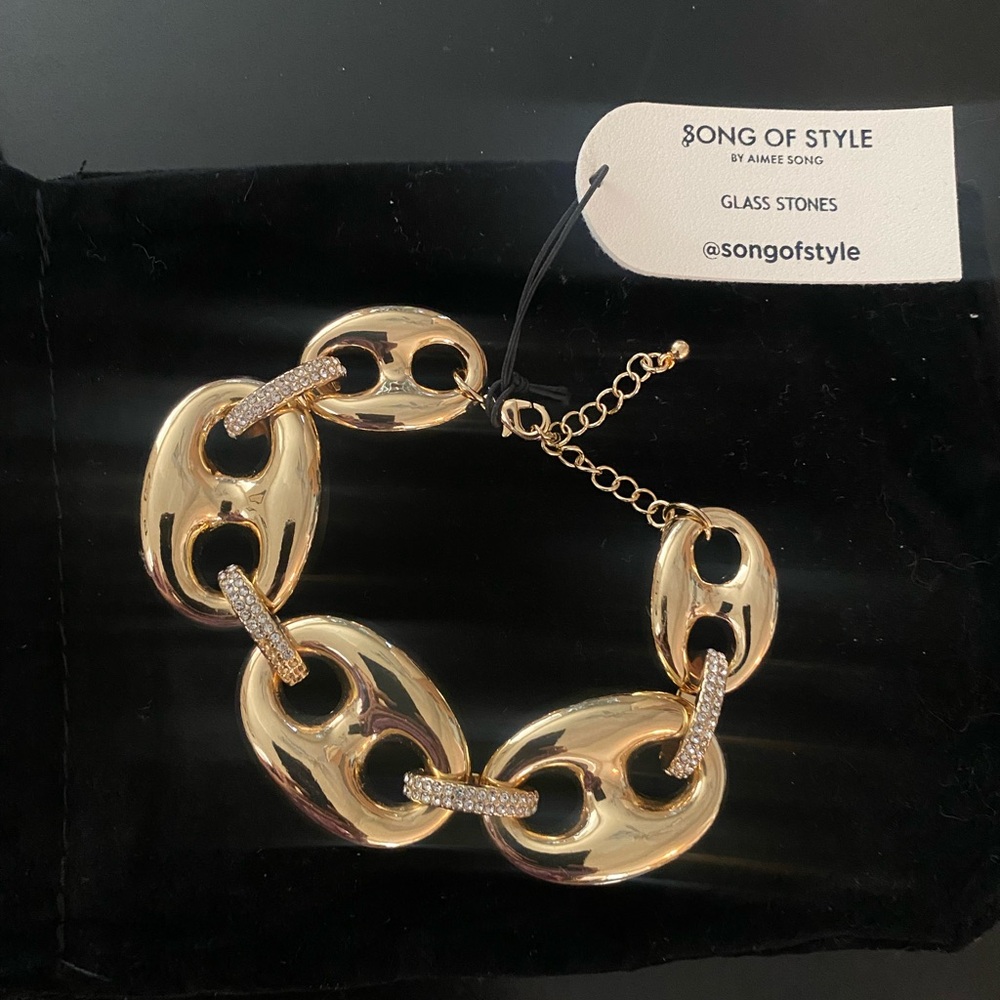 NWT Song Of Style By Aimee Style Bracelet Gold Tone Glass Stones.